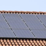 « Les avantages inattendus des panneaux solaires pour une maison en bois »