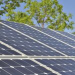 « Guide de l’acheteur : comment choisir le bon kit panneau solaire pour votre maison en bois »