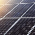 « Énergie solaire et maison en bois : une alliance pour un avenir plus vert »